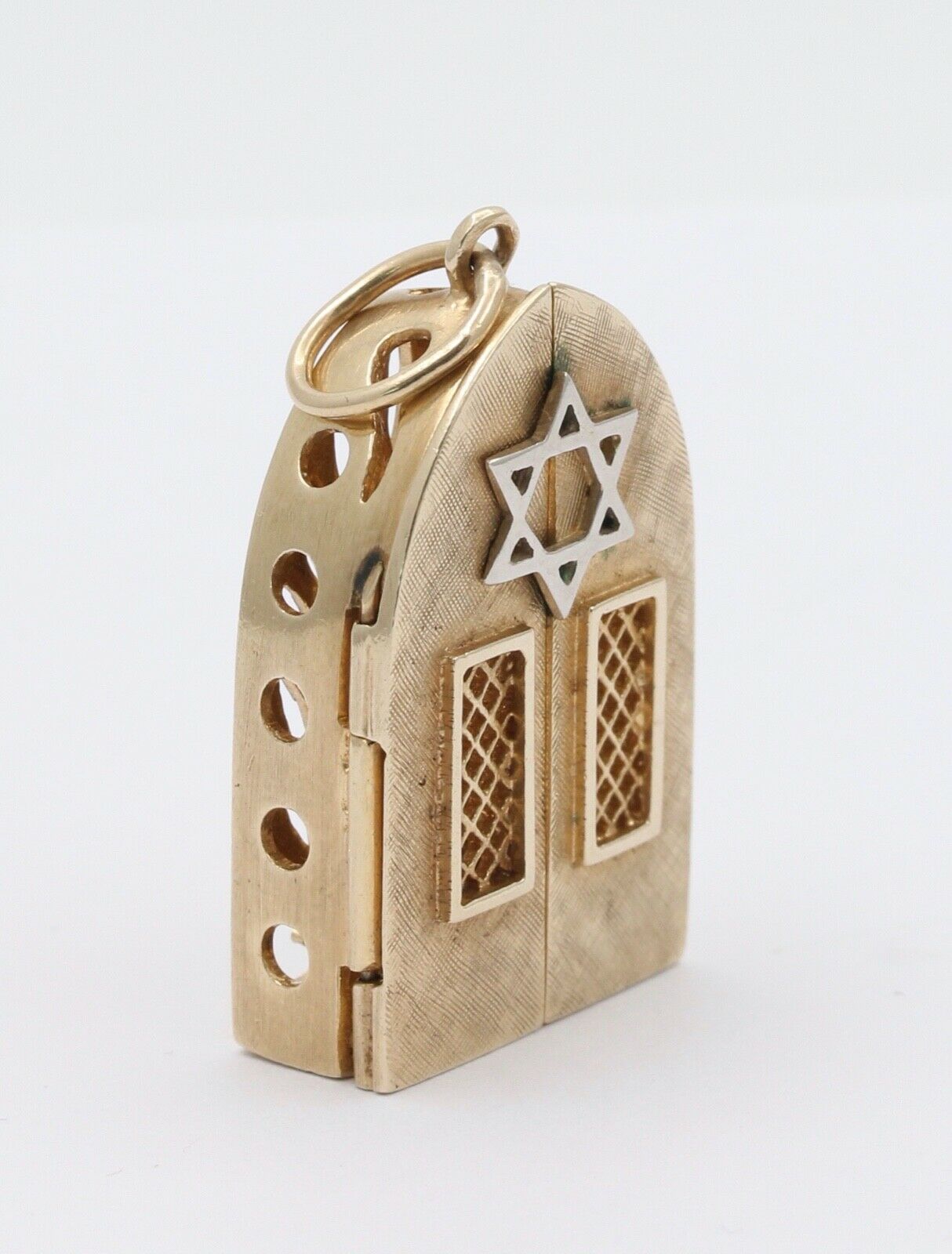 Vintage 14K Yellow Gold Moses Opening Pendant