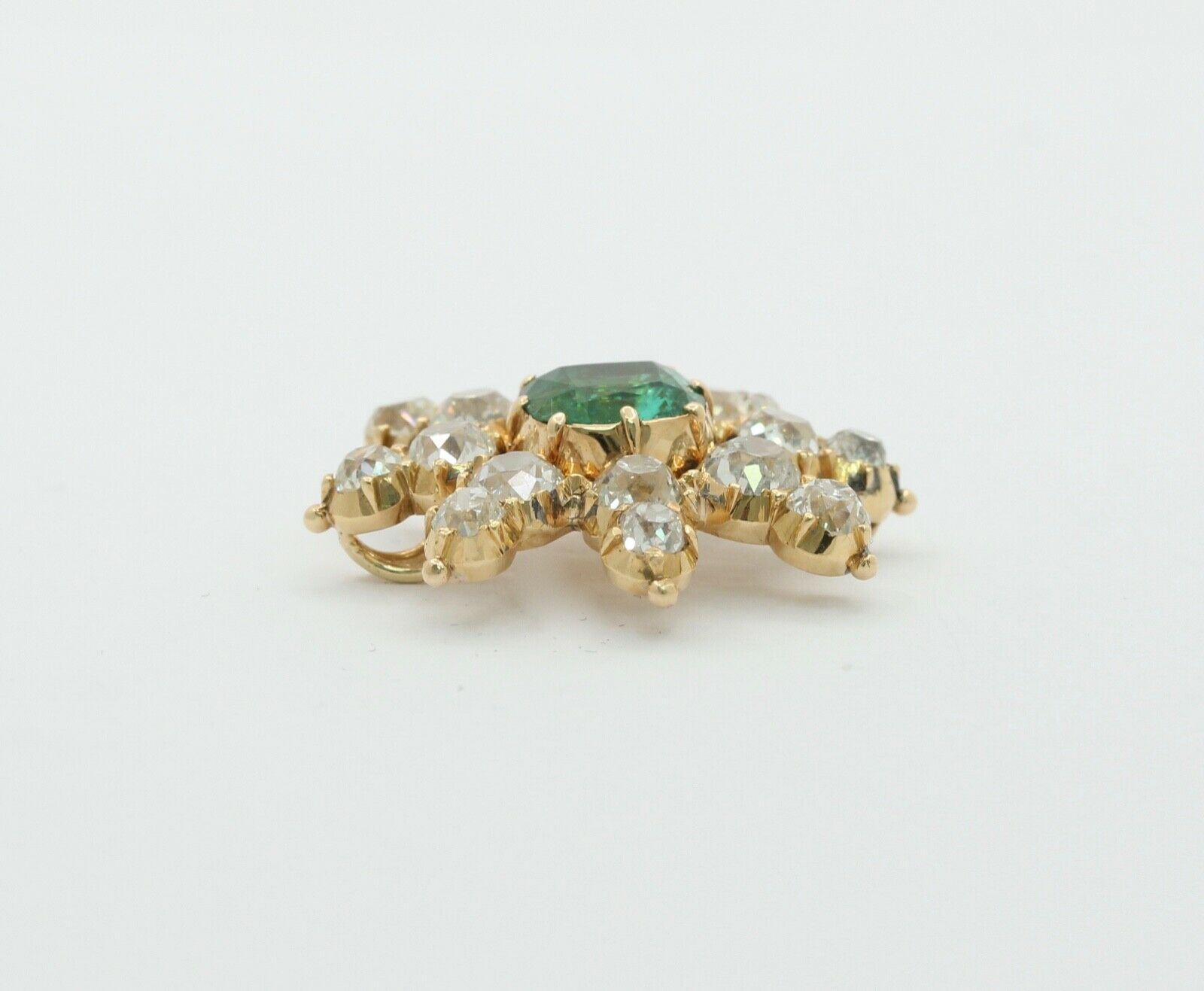 Elegant Vintage Ladies Emerald Diamonds 14K Yellow Gold Pendant