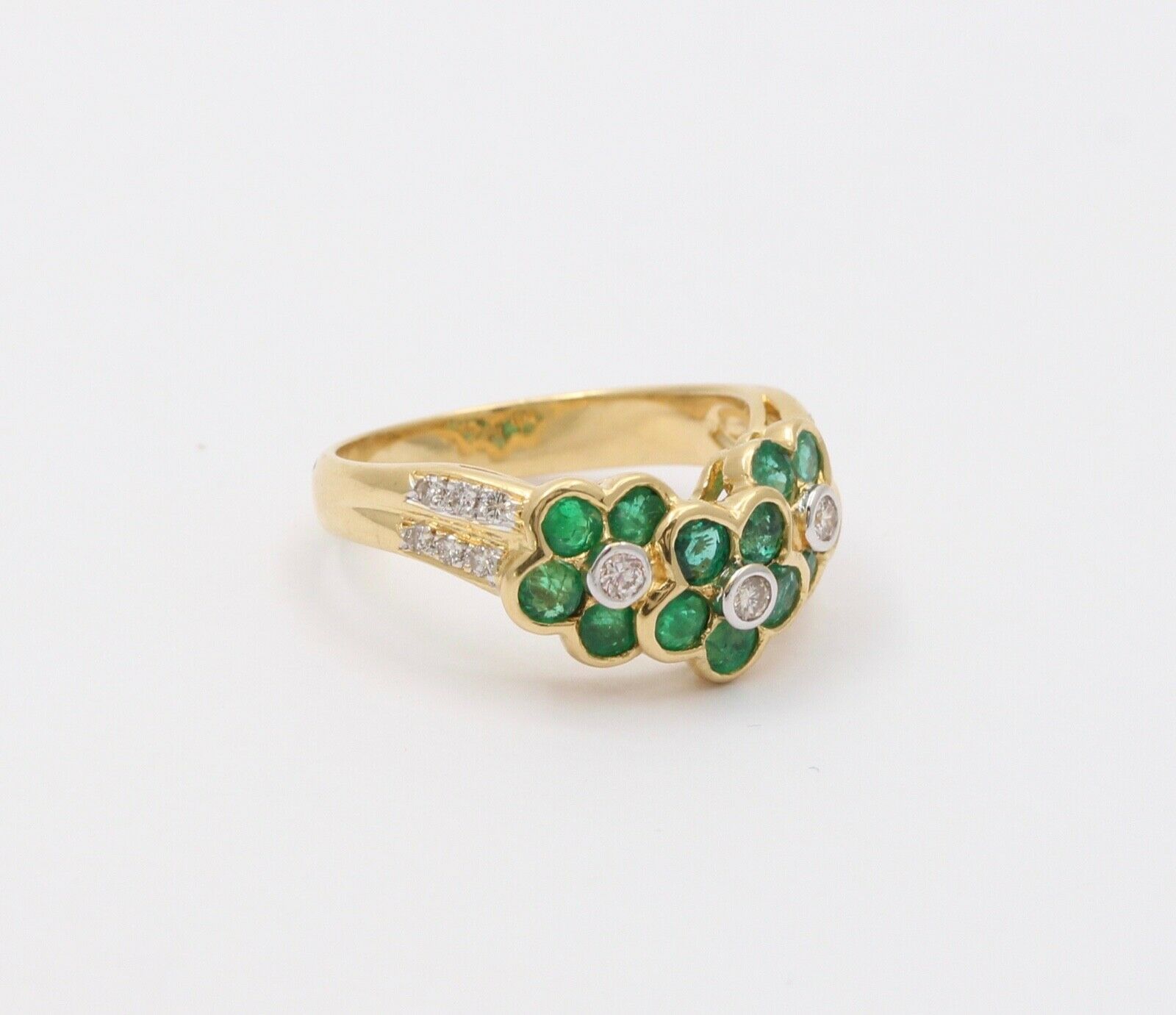 Vintage Flowers Emeralds Diamonds 18K Yellow Gold Ring