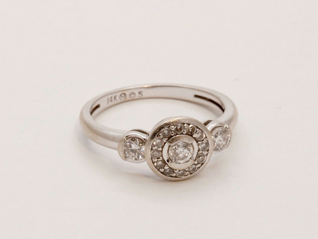Nicely Designed Vintage Diamonds 14K White Gold Ring