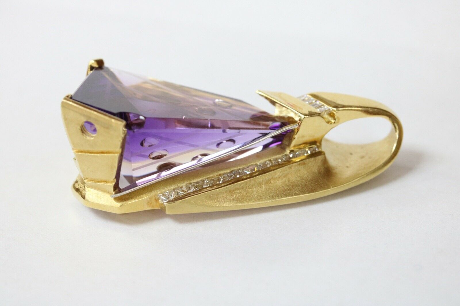 Vintage Geometric Amethyst Diamonds 18K Yellow Gold Pendant Brooch