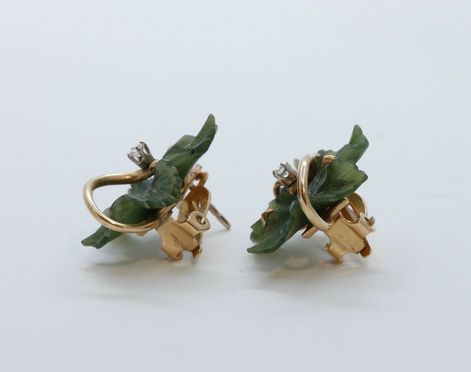 Vintage Carved Jade Diamonds 14K Yellow Gold Earrings