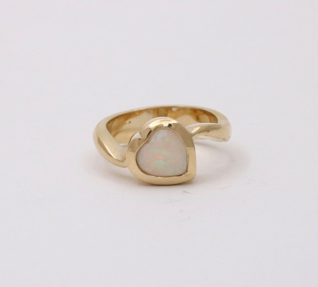 Vintage 14K Yellow Gold Heart Opal Ring Band