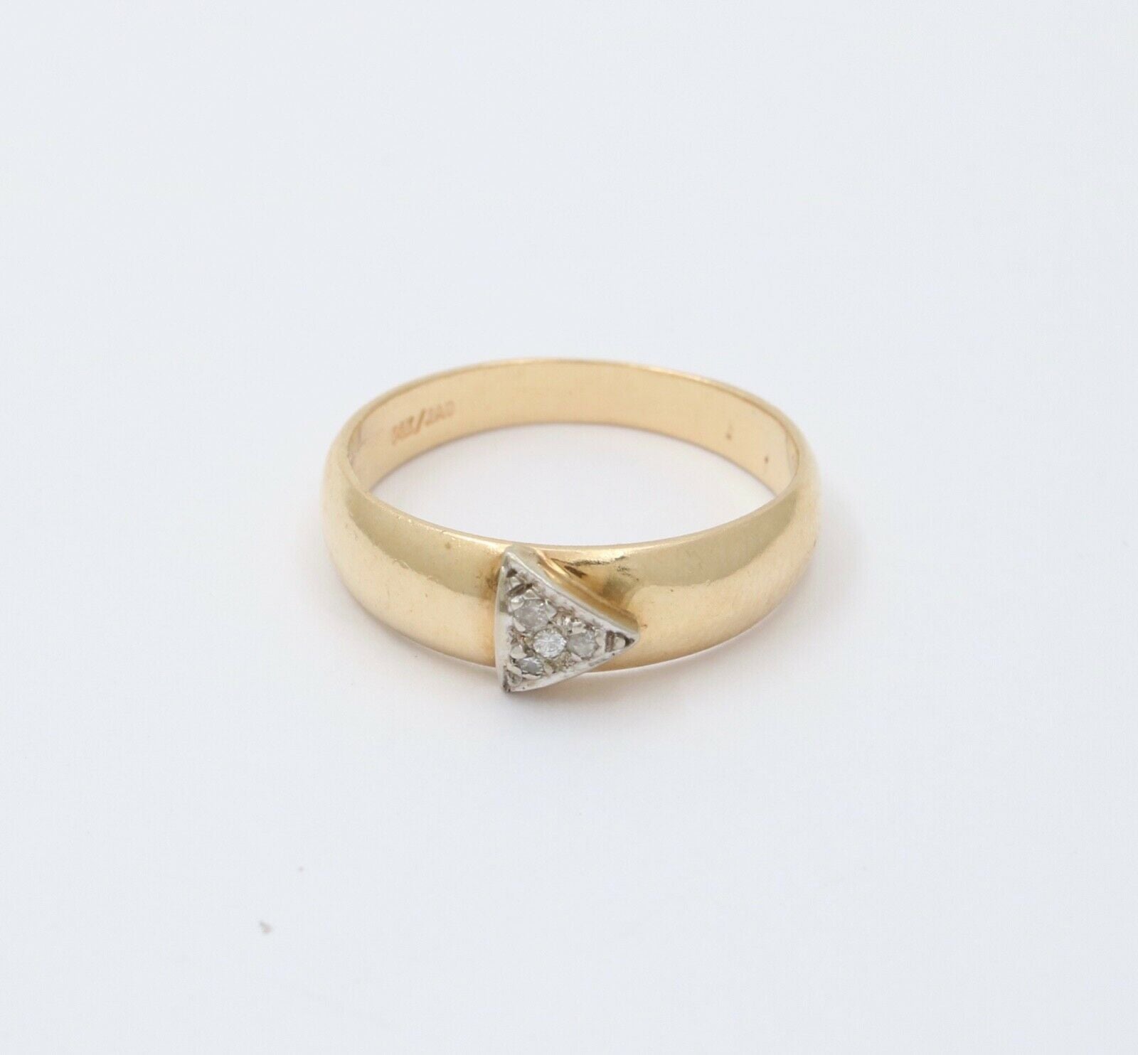 Vintage Geometric Triangle Diamonds 14K Yellow Gold Ring