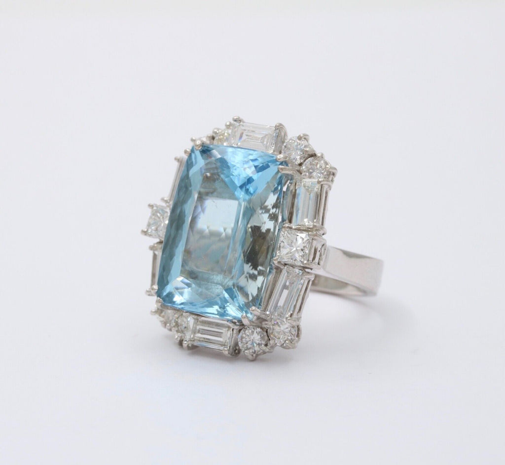 Vintage 18K White Gold 16.53 Carats Aquamarine DIamond Ring, Cocktail Ring