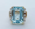Vintage Ladies Aquamarine Diamonds 14K Yellow Gold Ring