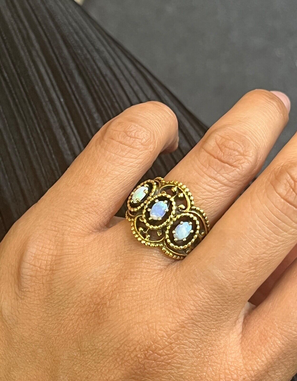 Vintage 14K Yellow Gold Three Stones Opal Ring, Band.