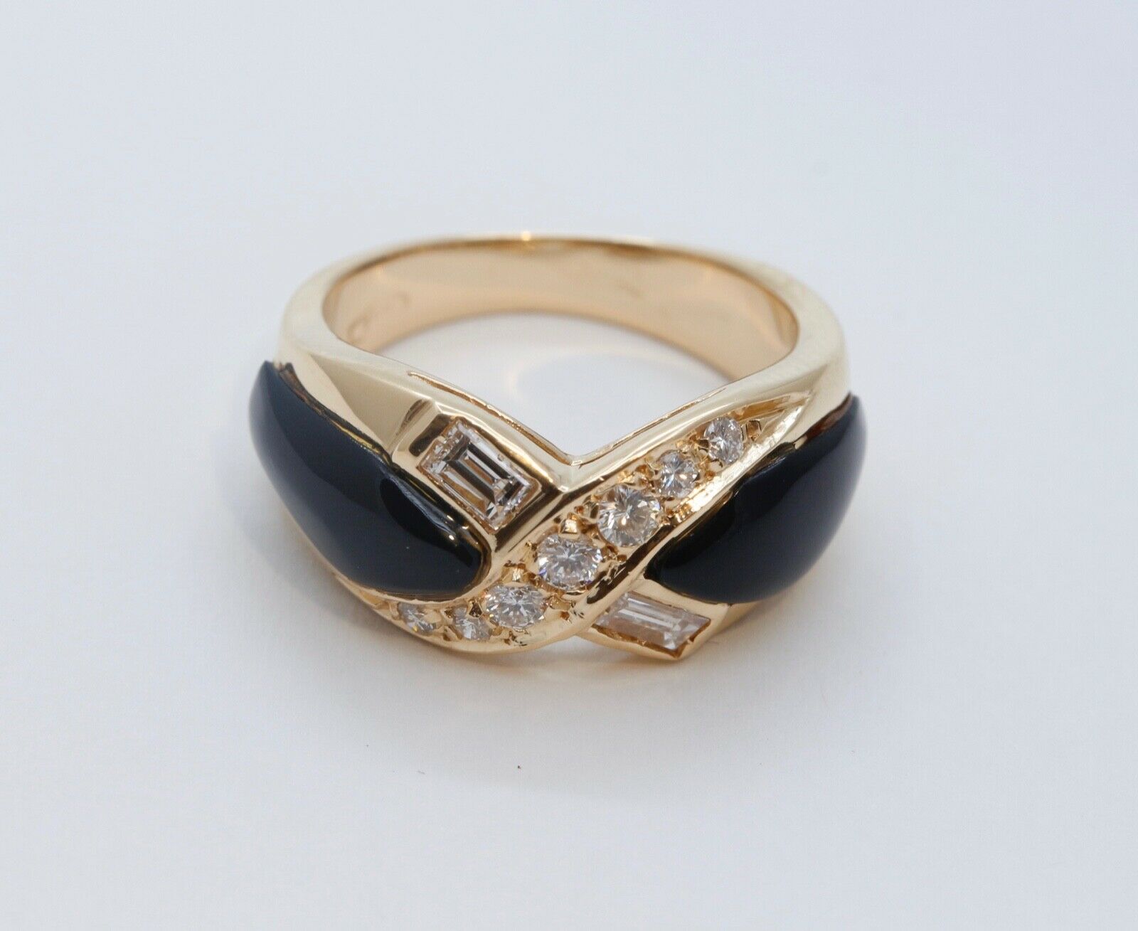 Vintage Diamonds Black Onyx 18K Yellow Gold Ring