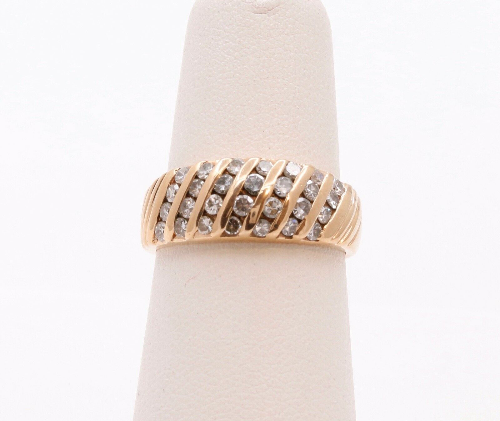 Vintage Ladies Diamonds 14K Yellow Gold Wedding Band Ring