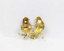 Load image into Gallery viewer, Vintage 18K Yellow Gold Enamel Bird Brooch
