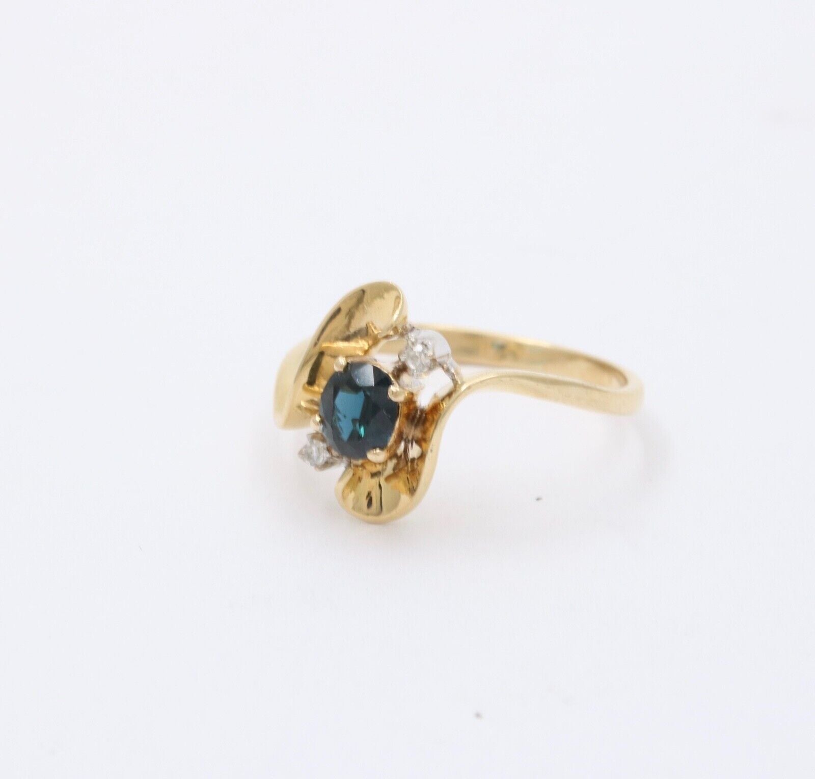 Vintage Blue Sapphire Diamonds 14K Yellow White Gold Ring