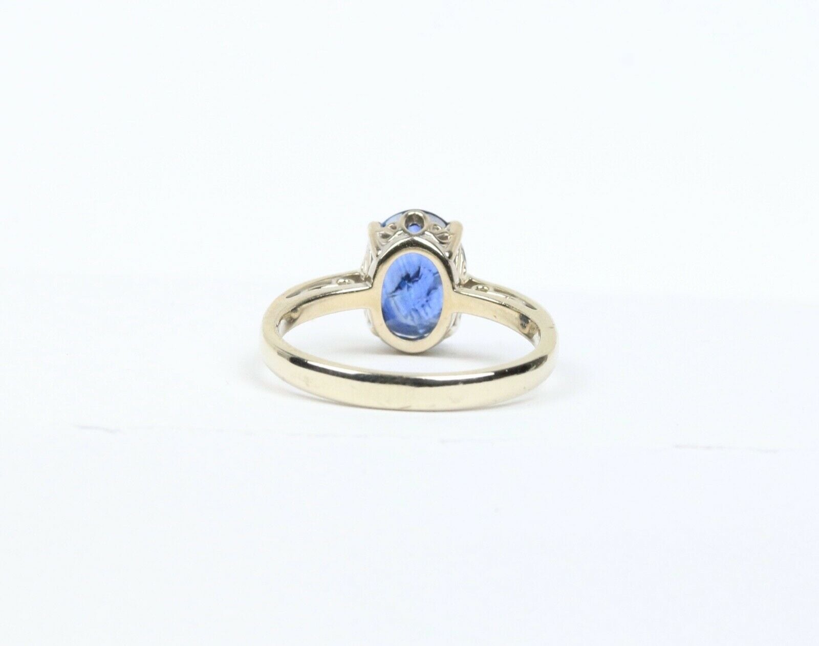 Beautiful Natural Blue Sapphire 14K White Gold Vintage Ring