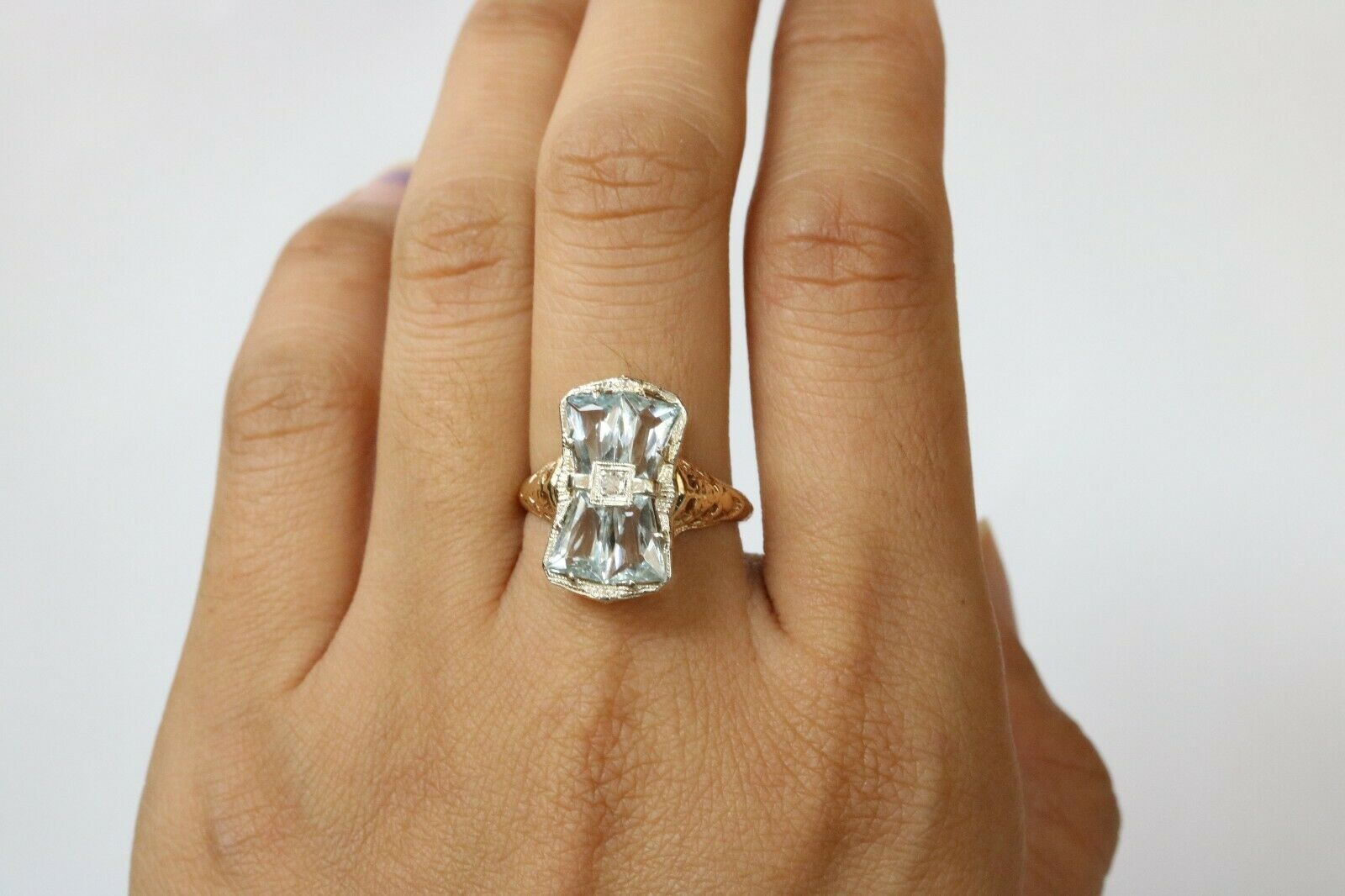 Art Deco Turpered baguette Aquamarine 14K Gold Filigree Ring