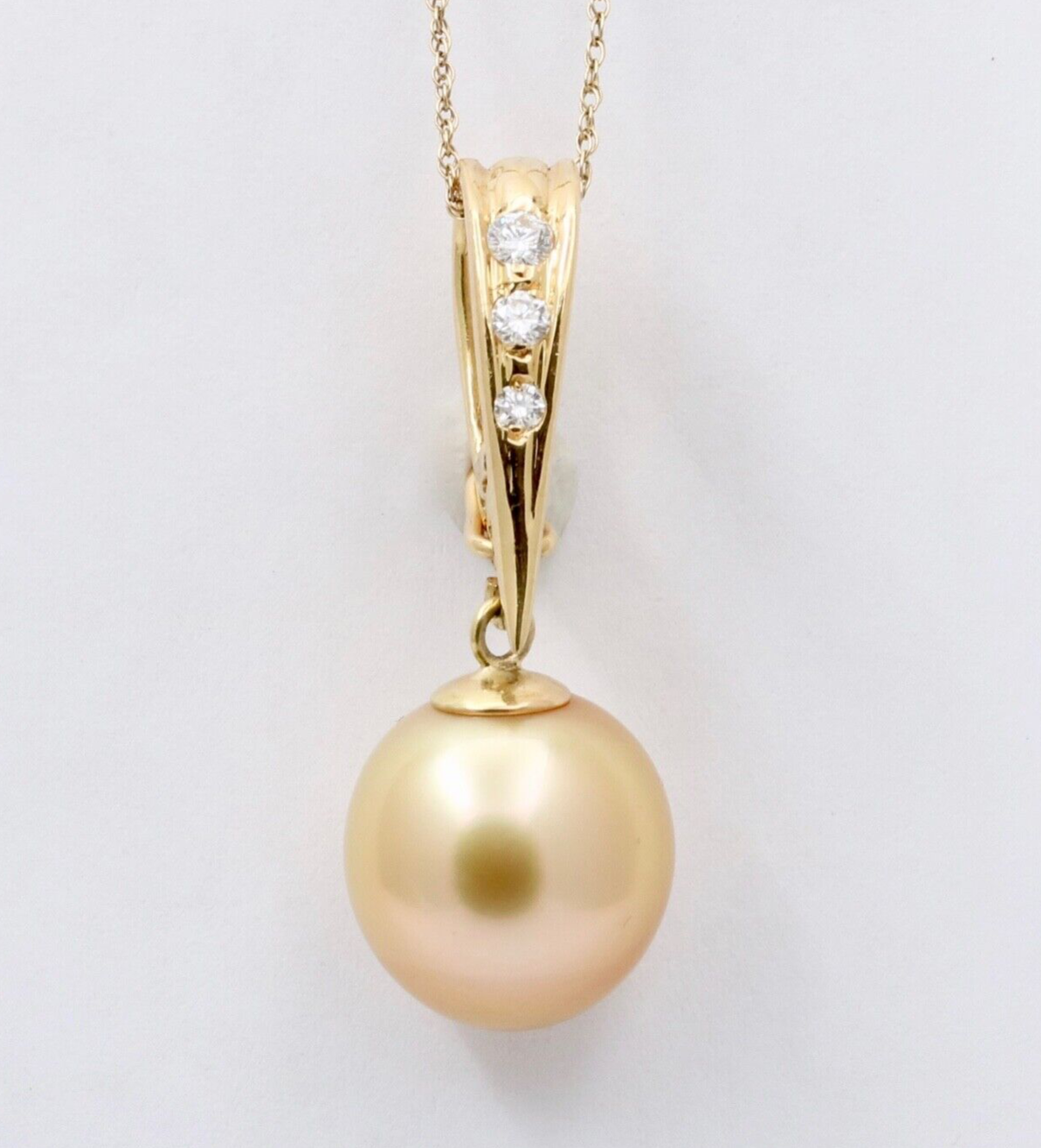 Vintage 18K Yellow Gold South Sea Golden Pearl Diamond Pendant, Necklace