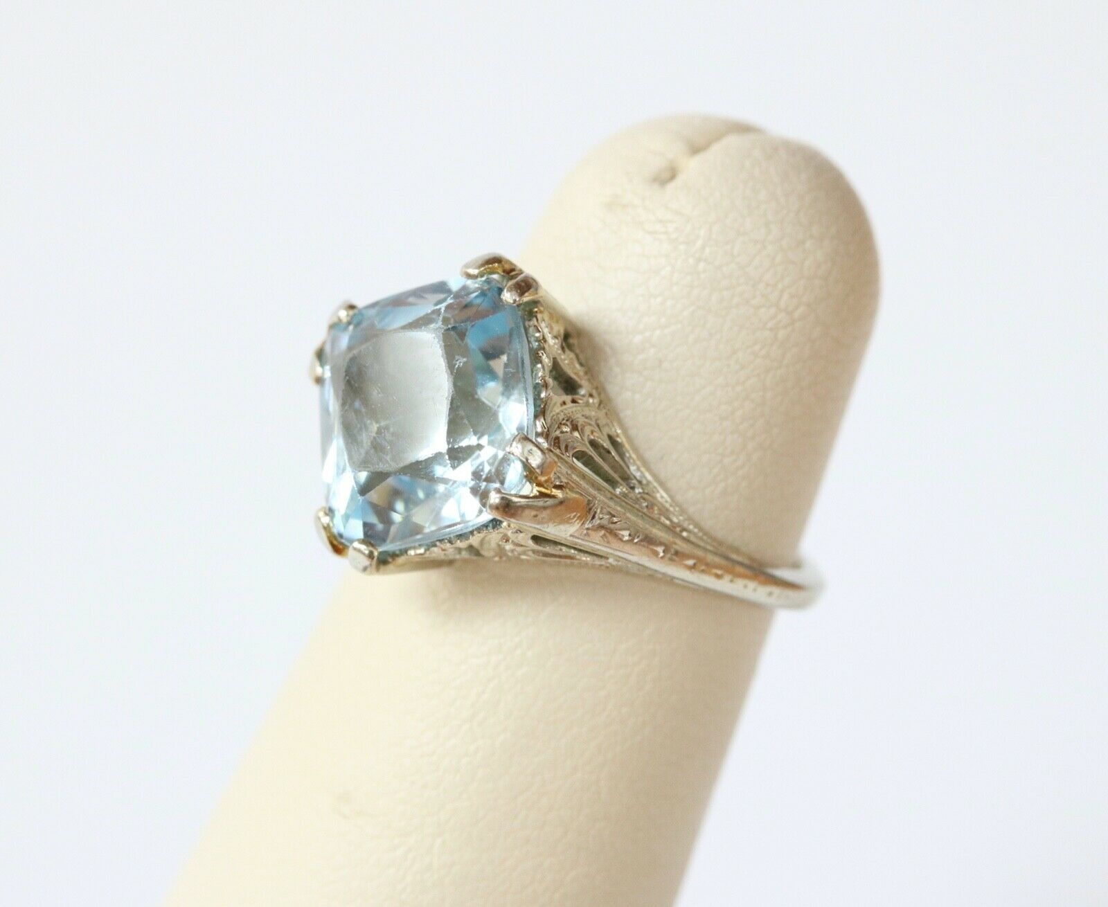 Art Deco 18K White Gold Synthetic Aquamarine Ring
