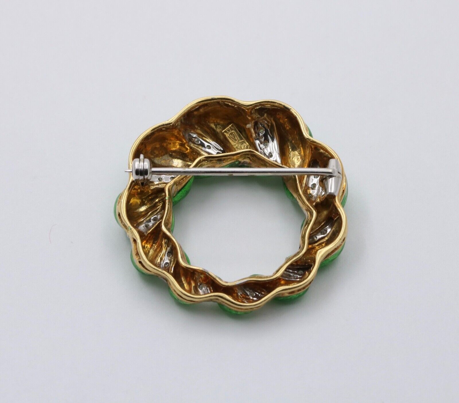 Vintage 18K Yellow Gold Diamond Green Enamel Wreath Brooch