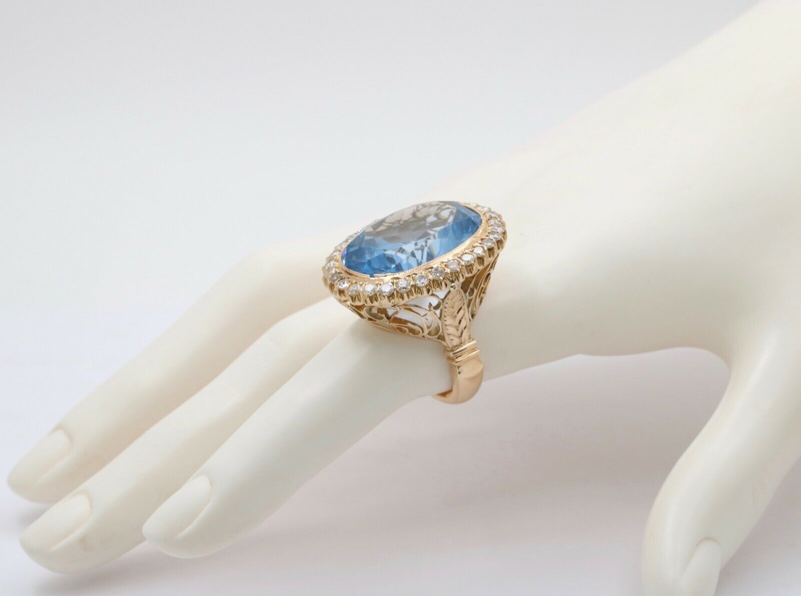 Vintage 24 Carat Blue Topaz Diamonds 14K Yellow Gold Ring