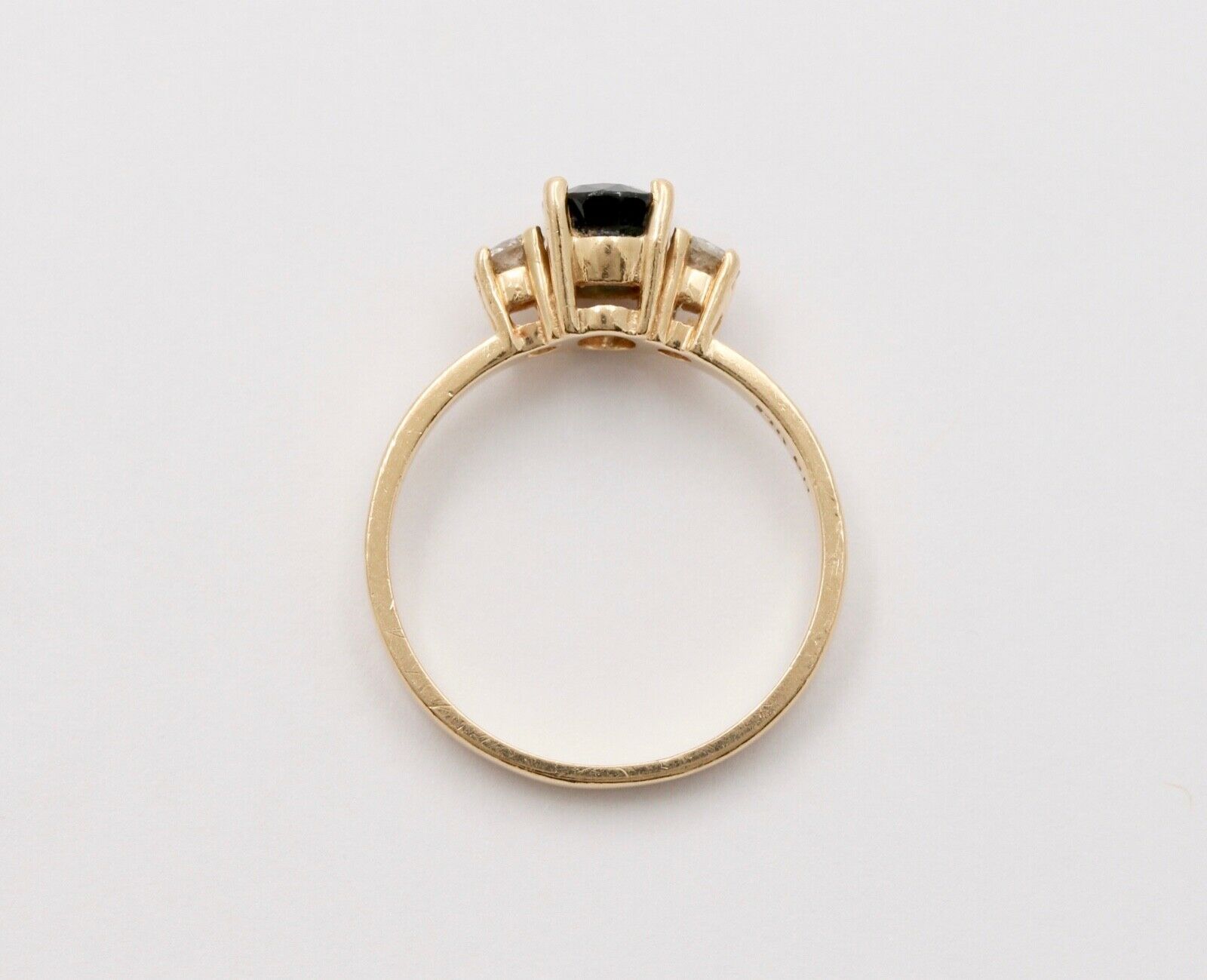Vintage Blue Sapphire Diamonds 14K Yellow Gold Ring
