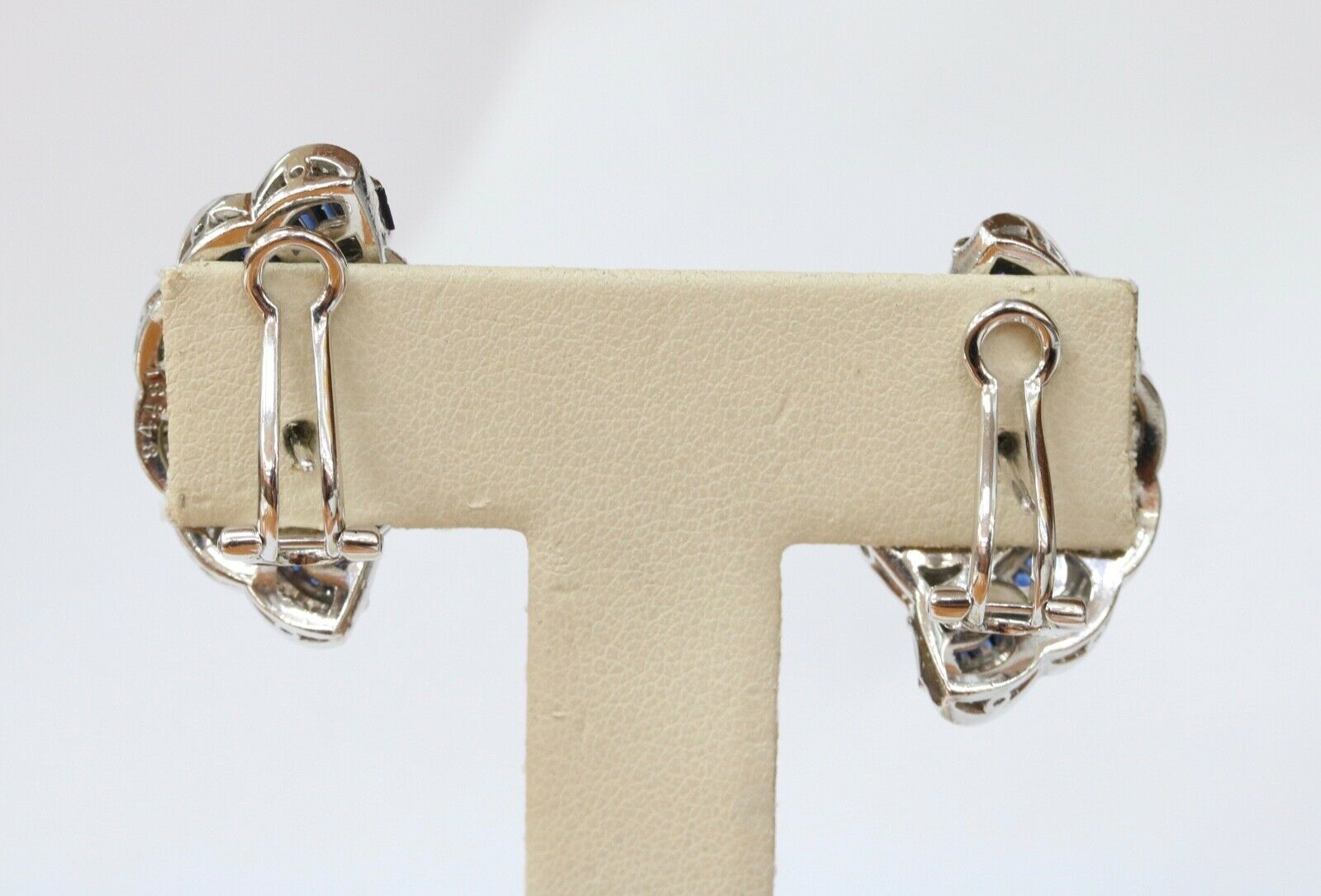 Elegant Scallop Shell Diamonds Sapphire 18K White Gold Vintage Earrings