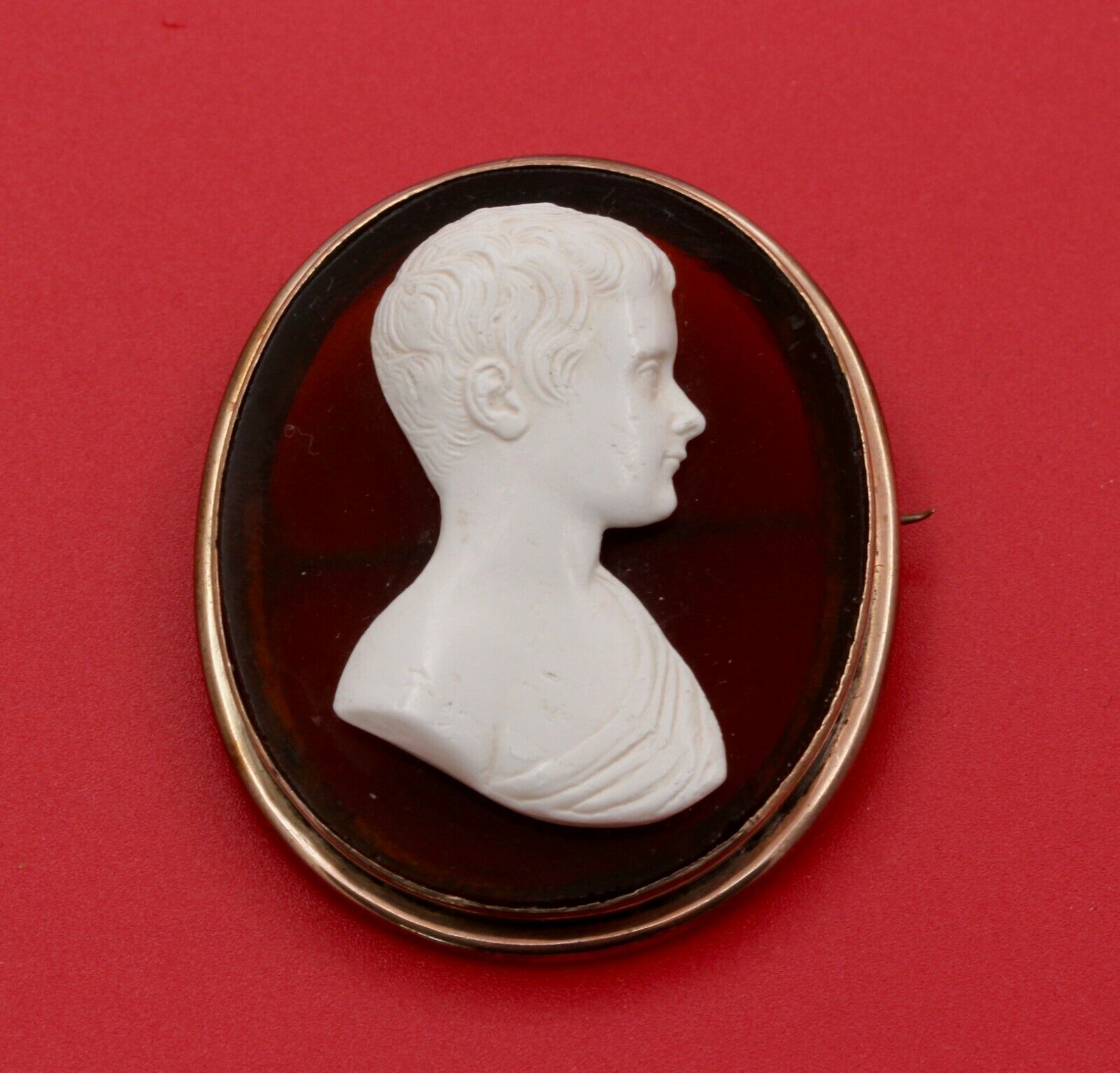 Vintage 14K Yellow Gold Cameo Brooch