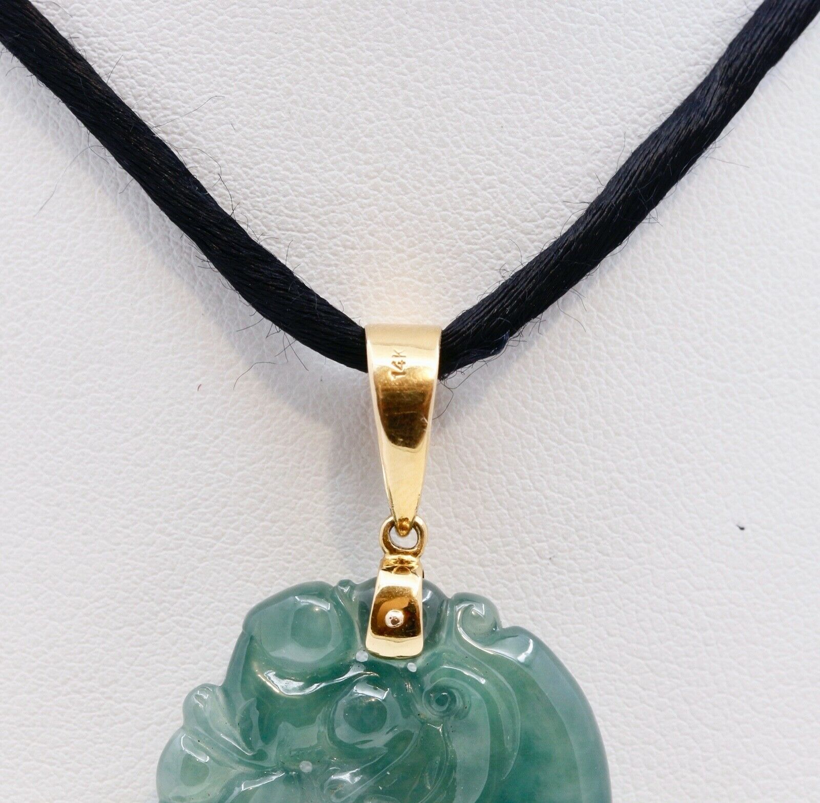 Vintage Jade 14K Yellow Gold Pendant