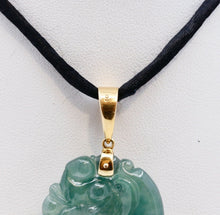 Load image into Gallery viewer, Vintage Jade 14K Yellow Gold Pendant
