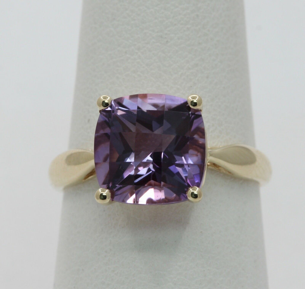 Vintage Ladies Amethyst 10K Yellow Gold Ring