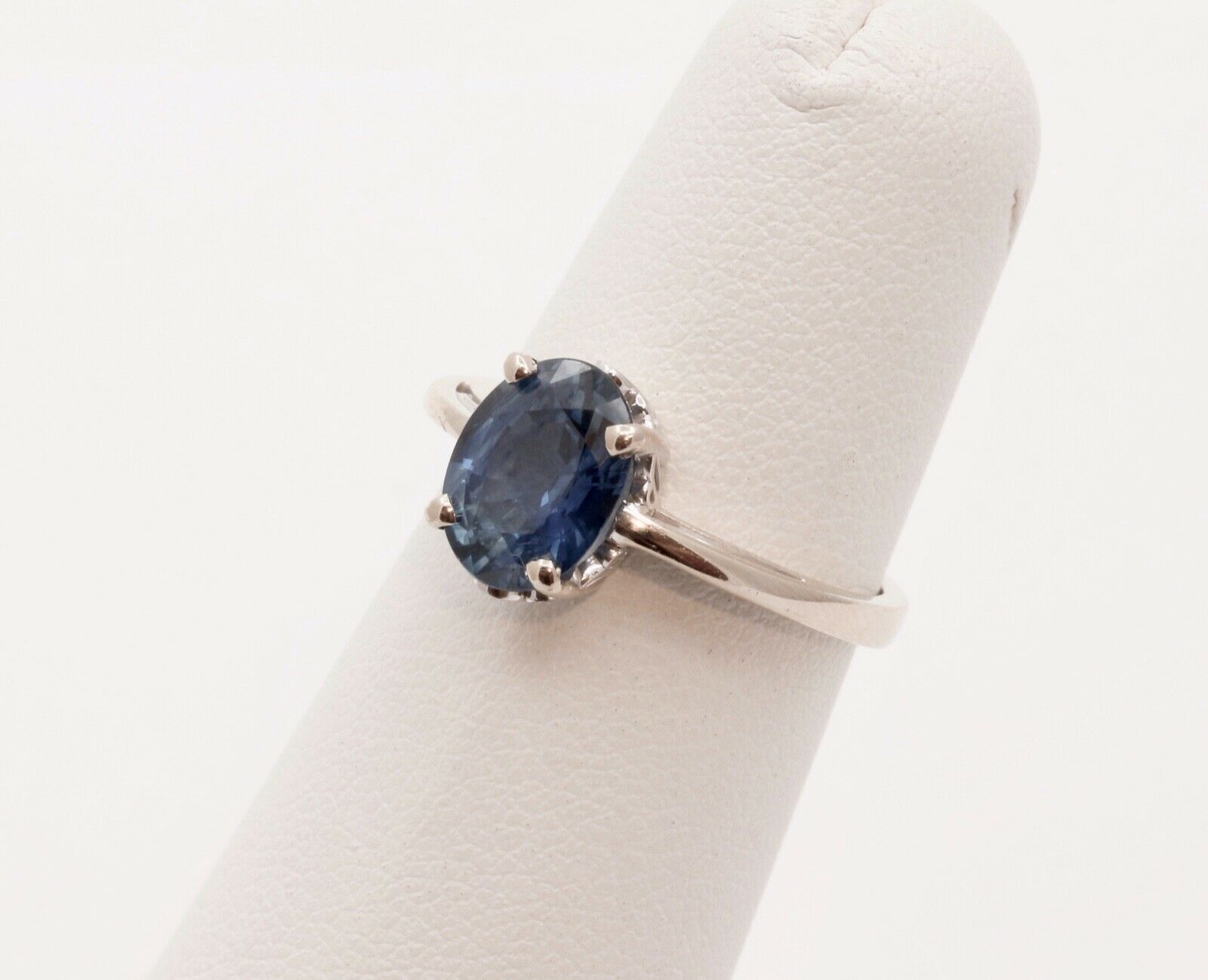 Vintage Ladies 2.05 Carat Blue Sapphire 14K White Gold Ring