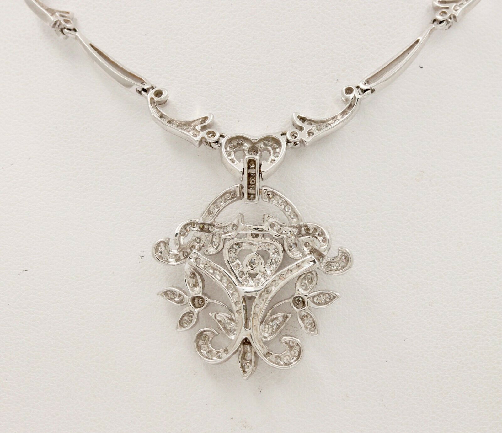 Elegant Art Deco Style 18K White Gold Diamond Pendent