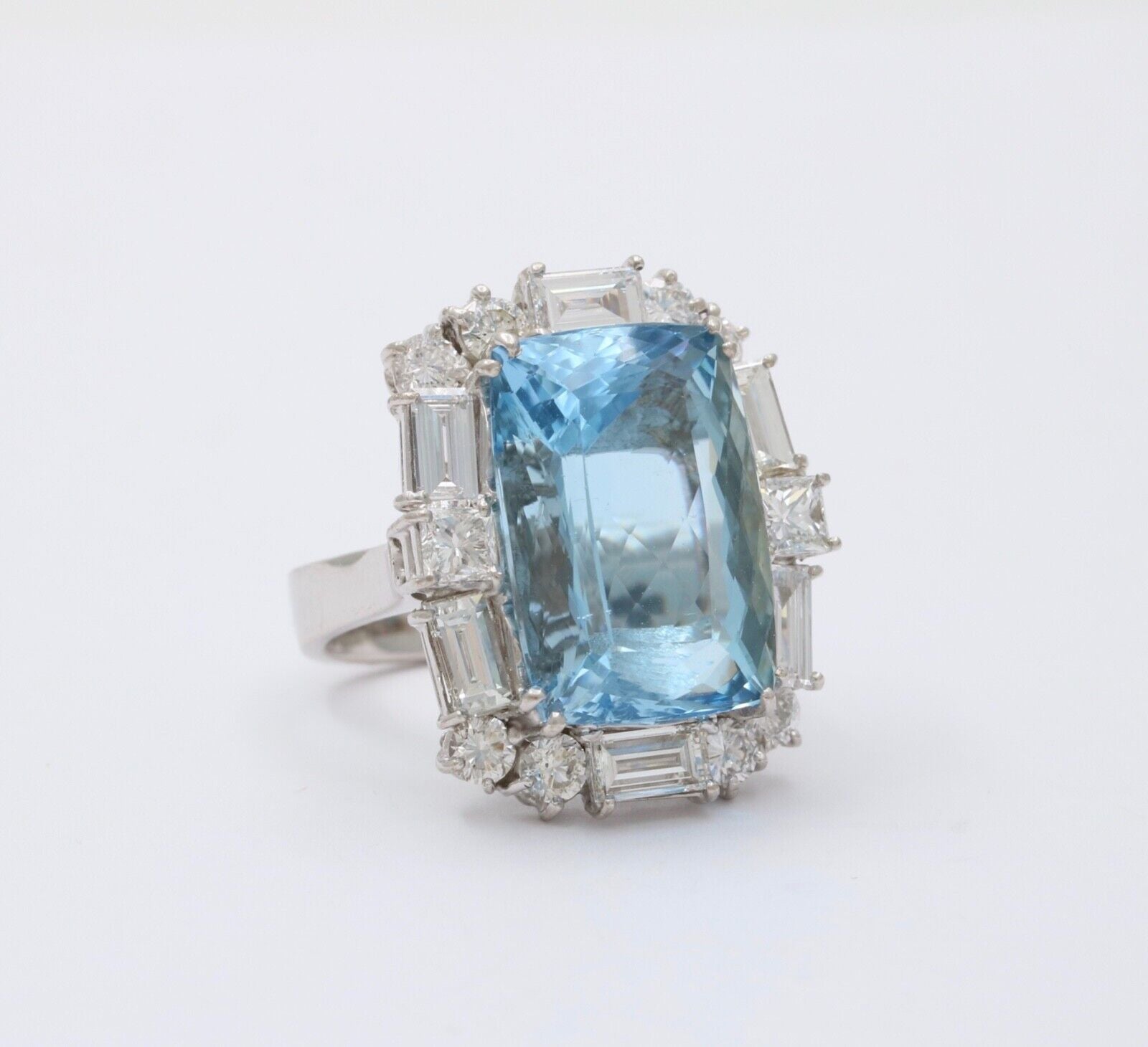 Vintage 18K White Gold 16.53 Carats Aquamarine DIamond Ring, Cocktail Ring