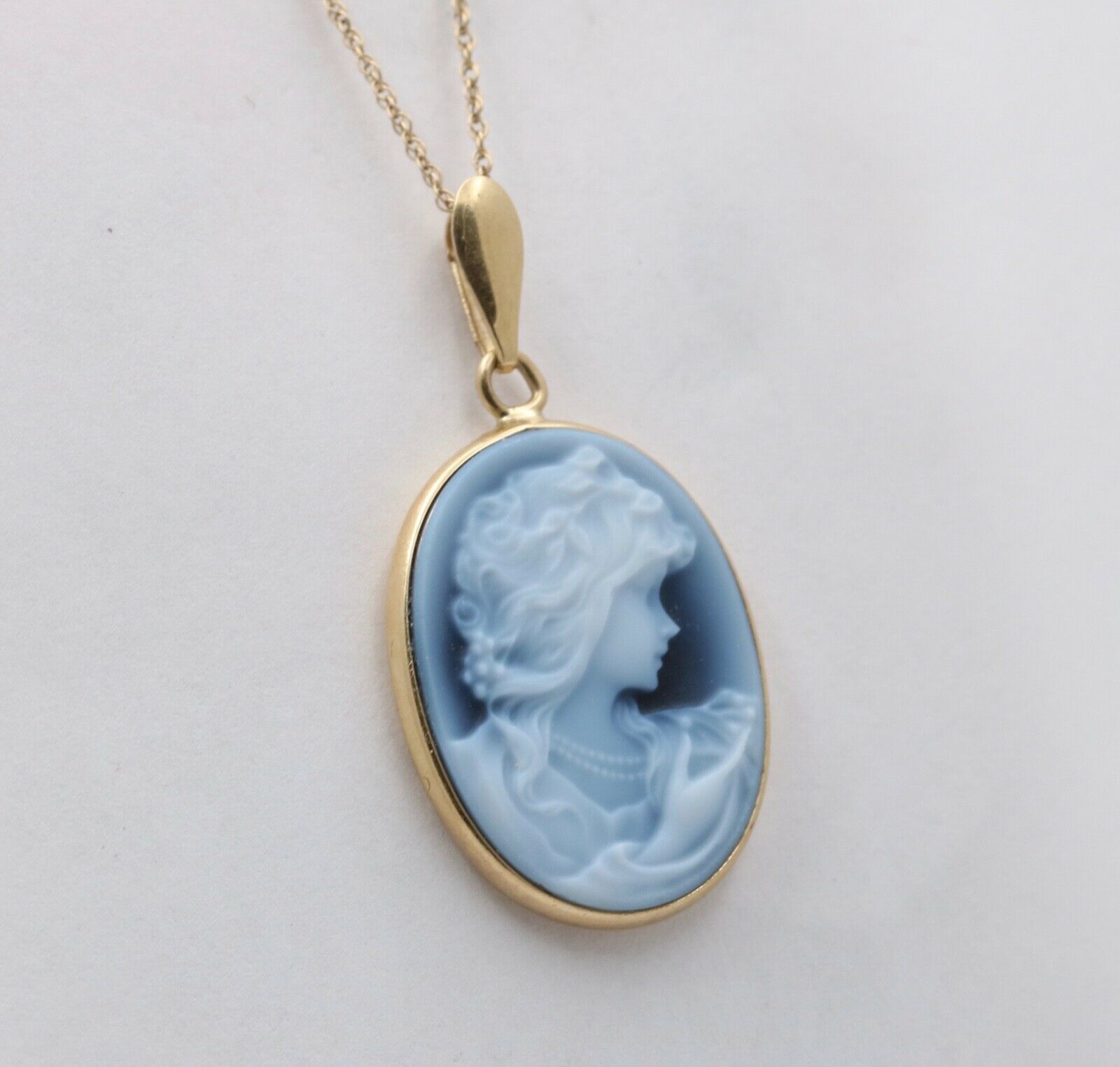 Vintage 14K Yellow Gold Blue Agate Cameo Woman’s Portrait Pendant