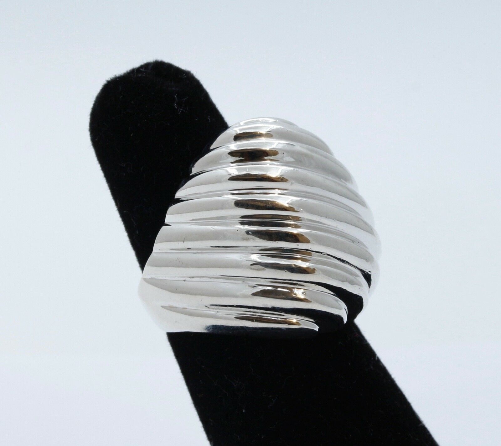 Vintage Tiffany and Co. Scallop Ring 925 Sterling Silver
