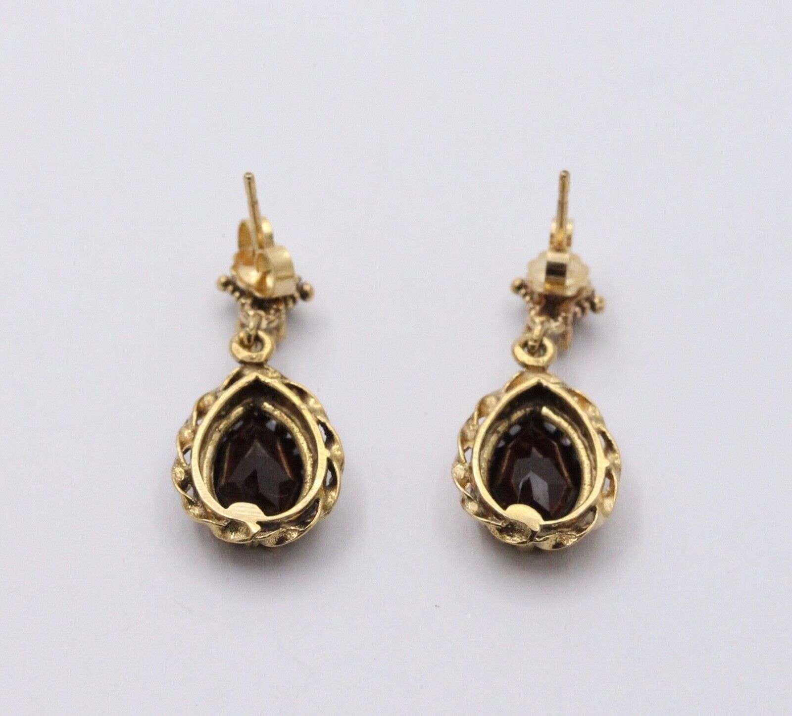 Victorian 14K Yellow Gold Teardrop Garnet Dangling Earrings