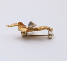 Load image into Gallery viewer, Vintage Dumbo Elephant Enamel 14K Yellow Gold Brooch Pin
