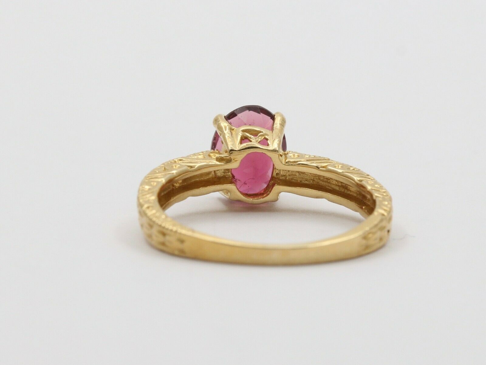 Vintage 14K Yellow Gold Rubellite Engraved Solitaire Ring