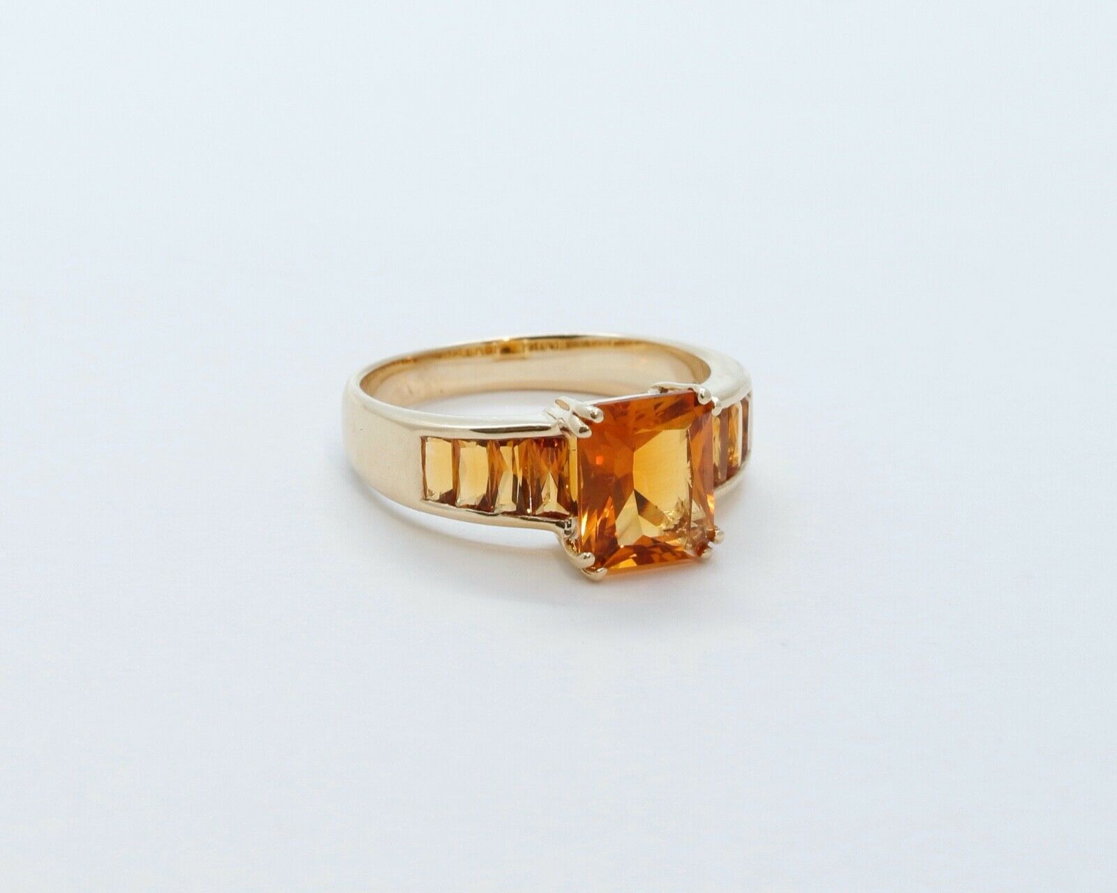 Beautiful Stones on a Vintage Citrine 14K Yellow Gold Ring
