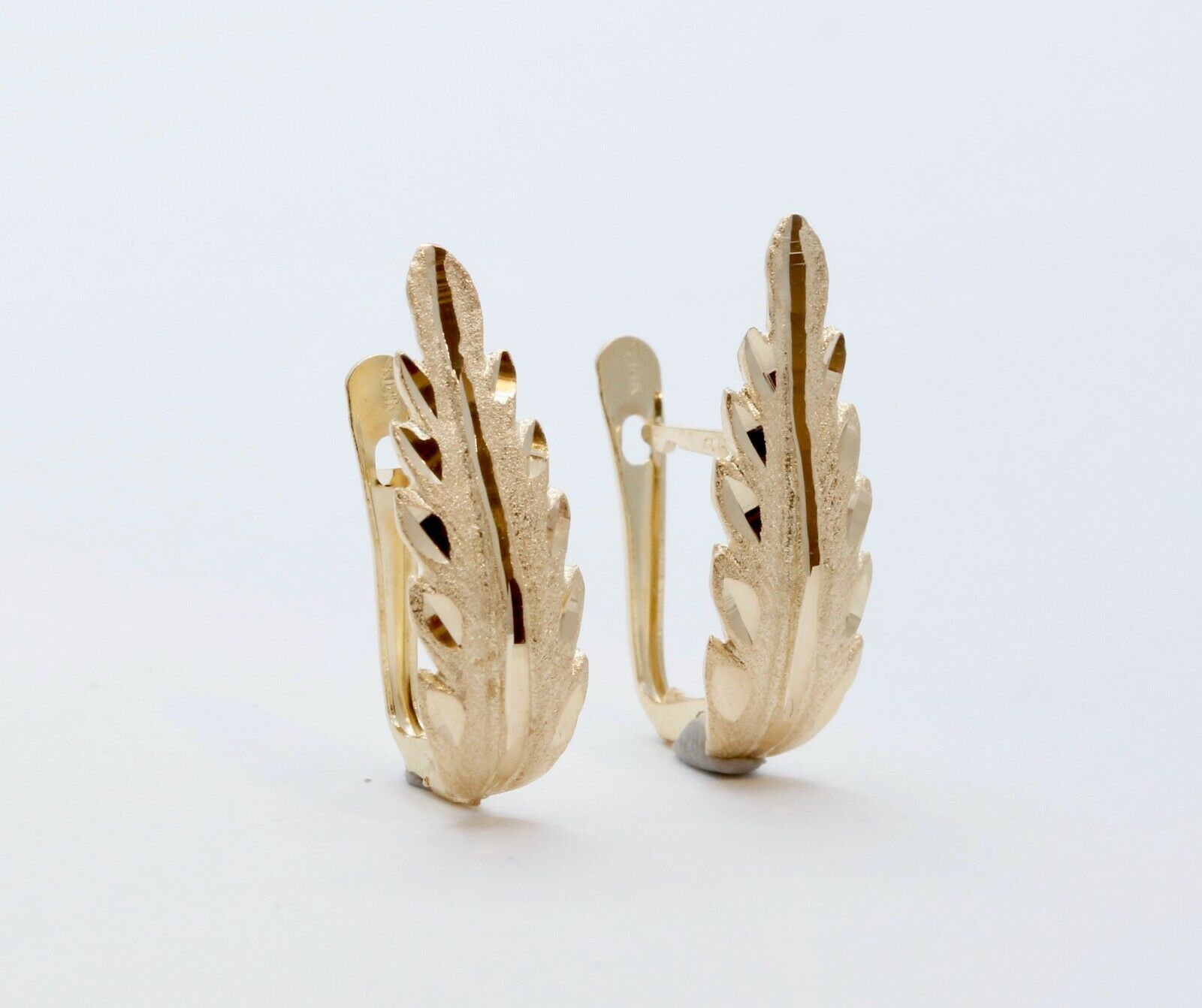 Vintage 14K Yellow Gold Leaf Earrings