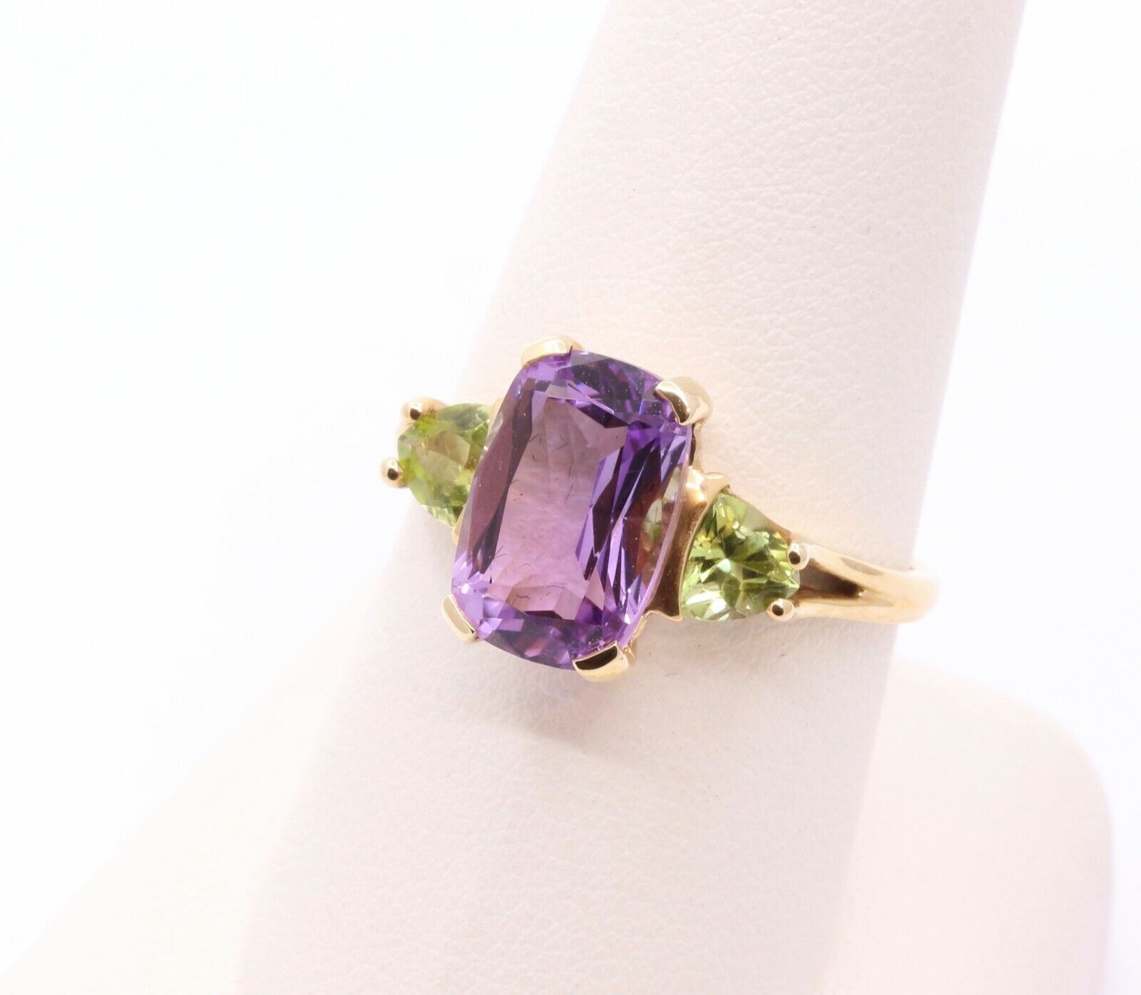 Beautiful Vintage Ladies Amethyst Peridot 14K Yellow Gold Ring