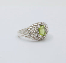 Load image into Gallery viewer, Vintage KABANA Peridot Sterling Silver Ring.
