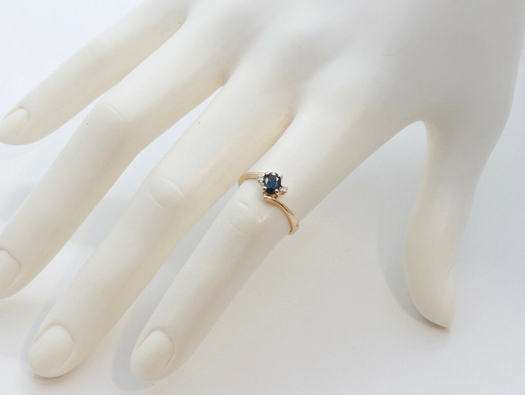 Vintage Bypass Blue Sapphire Diamonds 18K Yellow Gold Ring