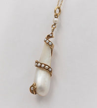 Load image into Gallery viewer, Victorian Snake Around Natural Pearl Pendant
