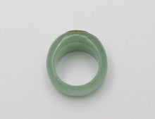 Load image into Gallery viewer, Vintage Jade Peridot 14K Yellow Gold Ring
