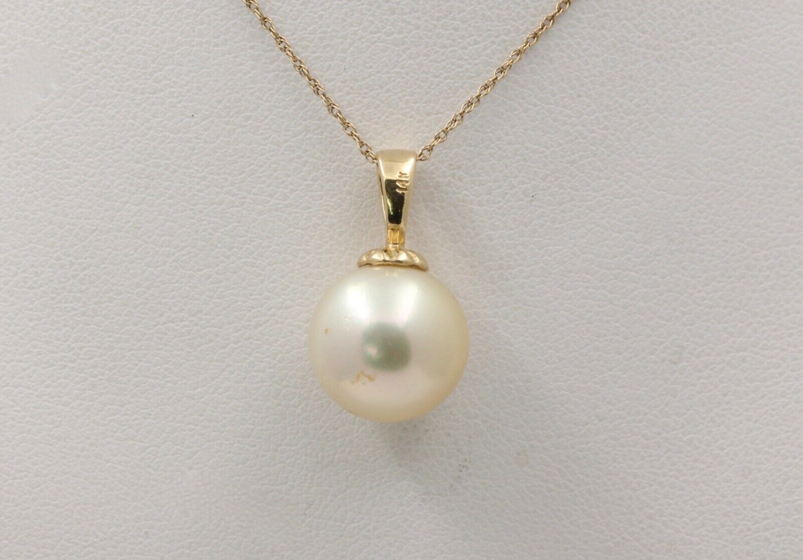 Classic Elegant Large 11.7 mm Golden Pearl Vintage Gold Pendant, Necklace.