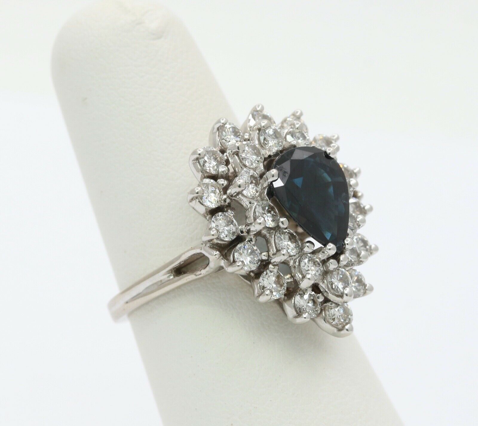 Elegant Blue Sapphire and Diamonds 14K White Gold Ring