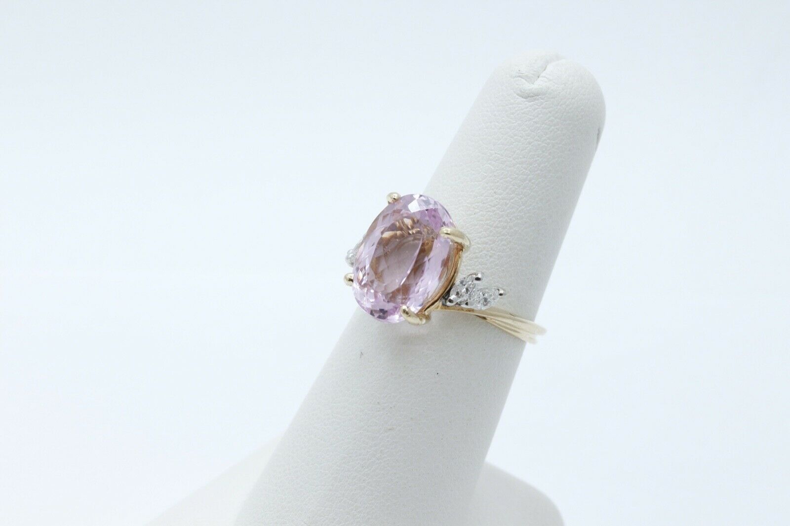 Vintage Ladies Kunzite Diamonds 14K Yellow Gold Ring