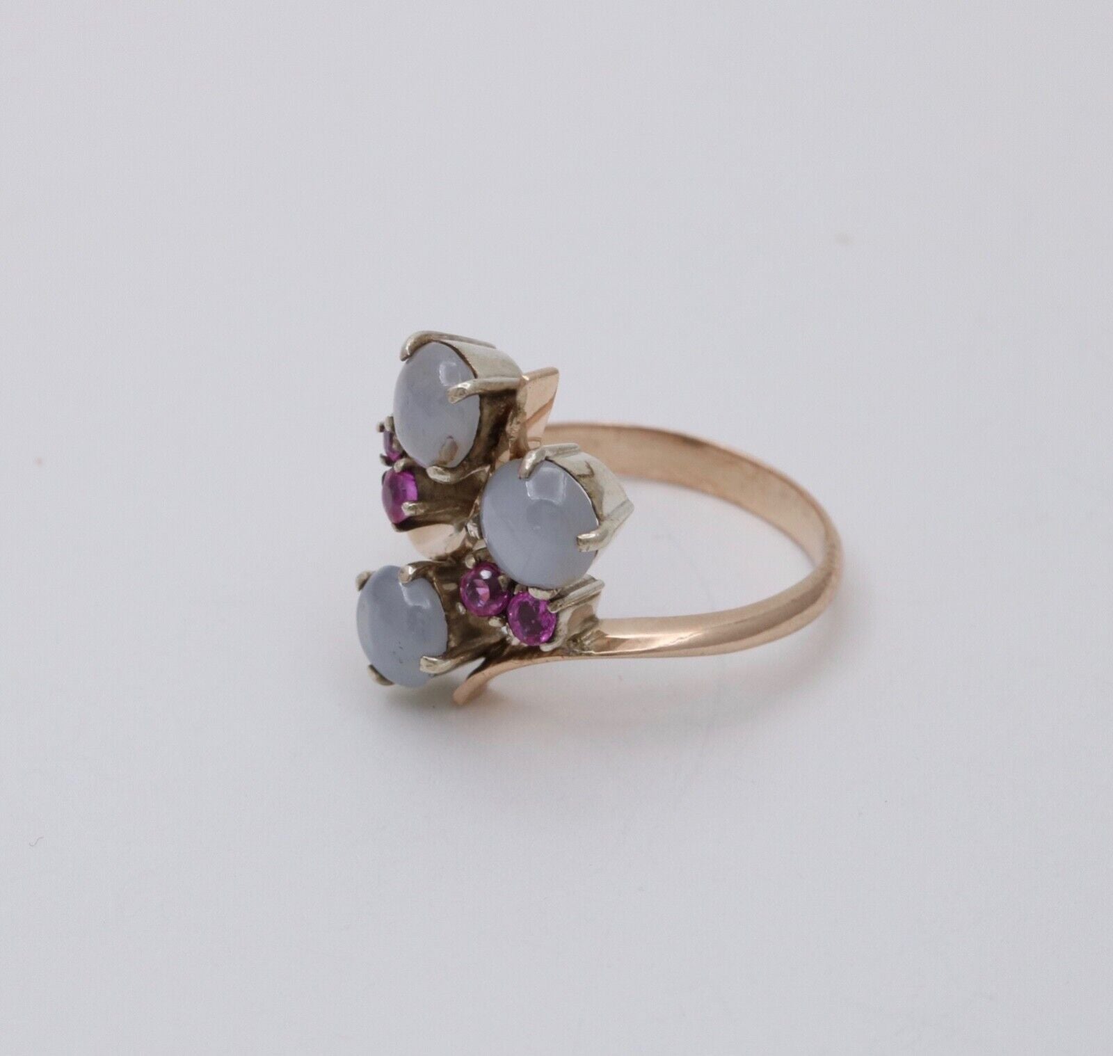 Vintage Retro 14K Star Sapphire And Ruby Bypass Ring