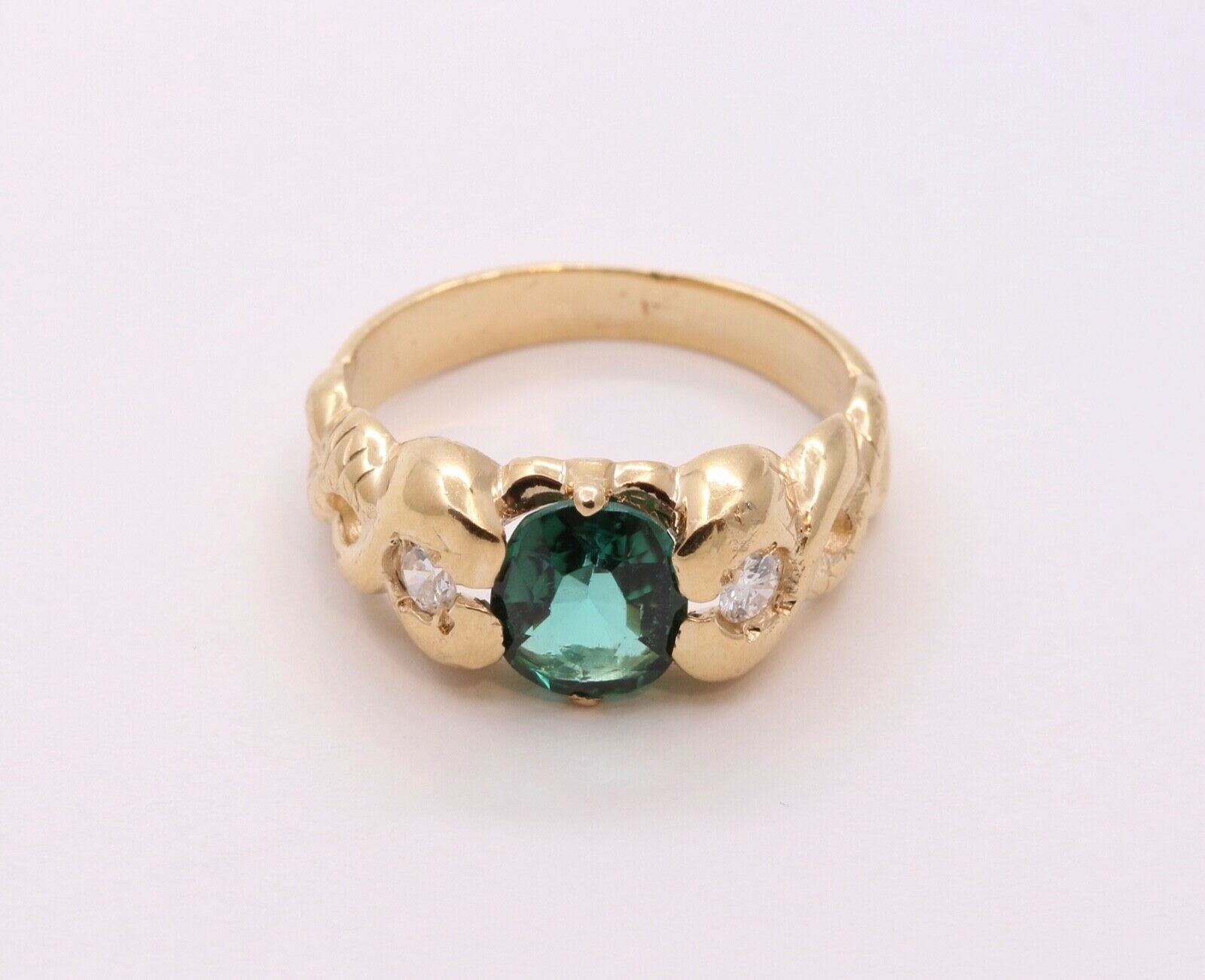 Pretty Vintage Green Tourmaline Diamonds 14K Yellow Gold Ring