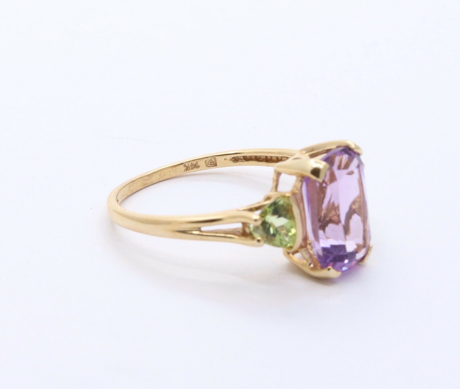 Beautiful Vintage Ladies Amethyst Peridot 14K Yellow Gold Ring