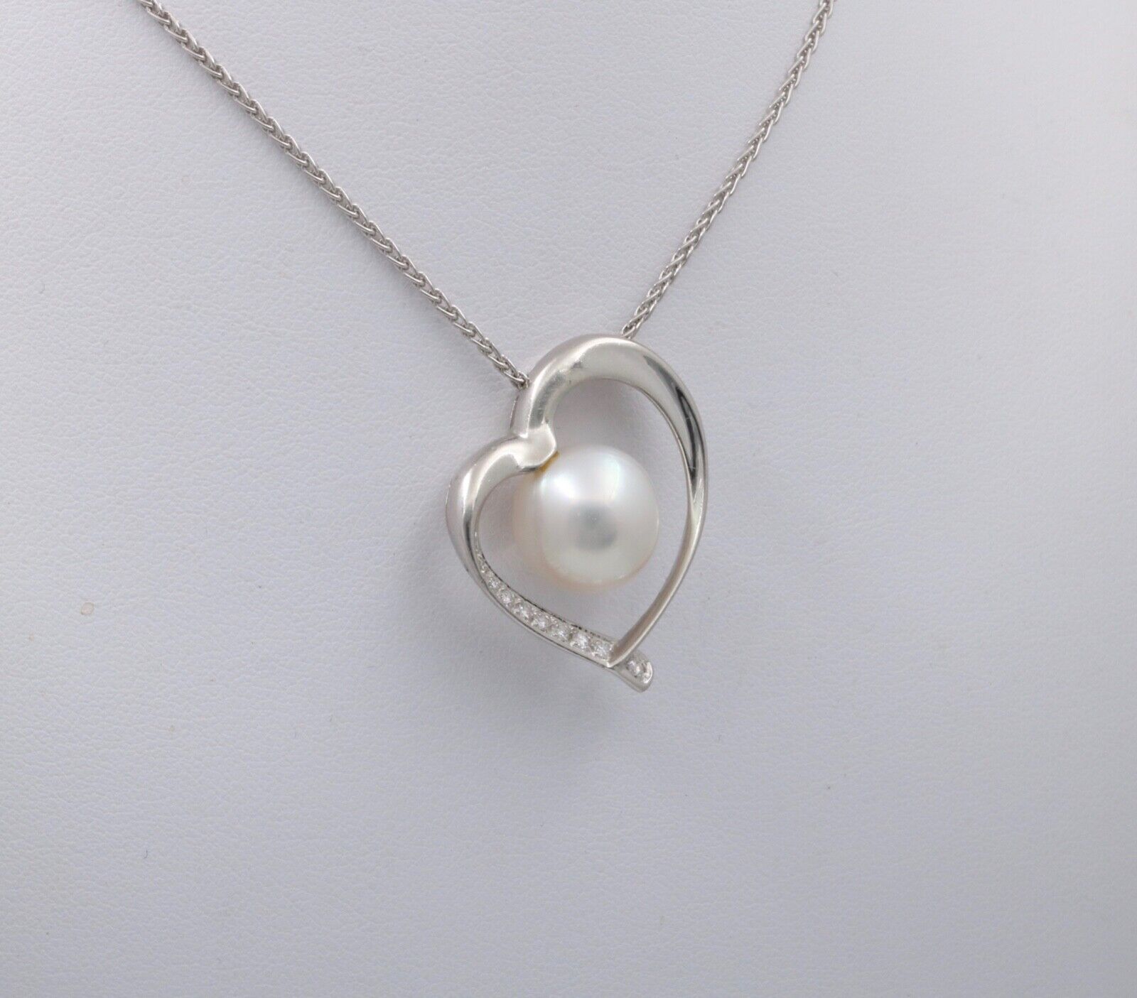 Vintage South Sea Pearl Diamonds 18K White Gold Pendant and Chain