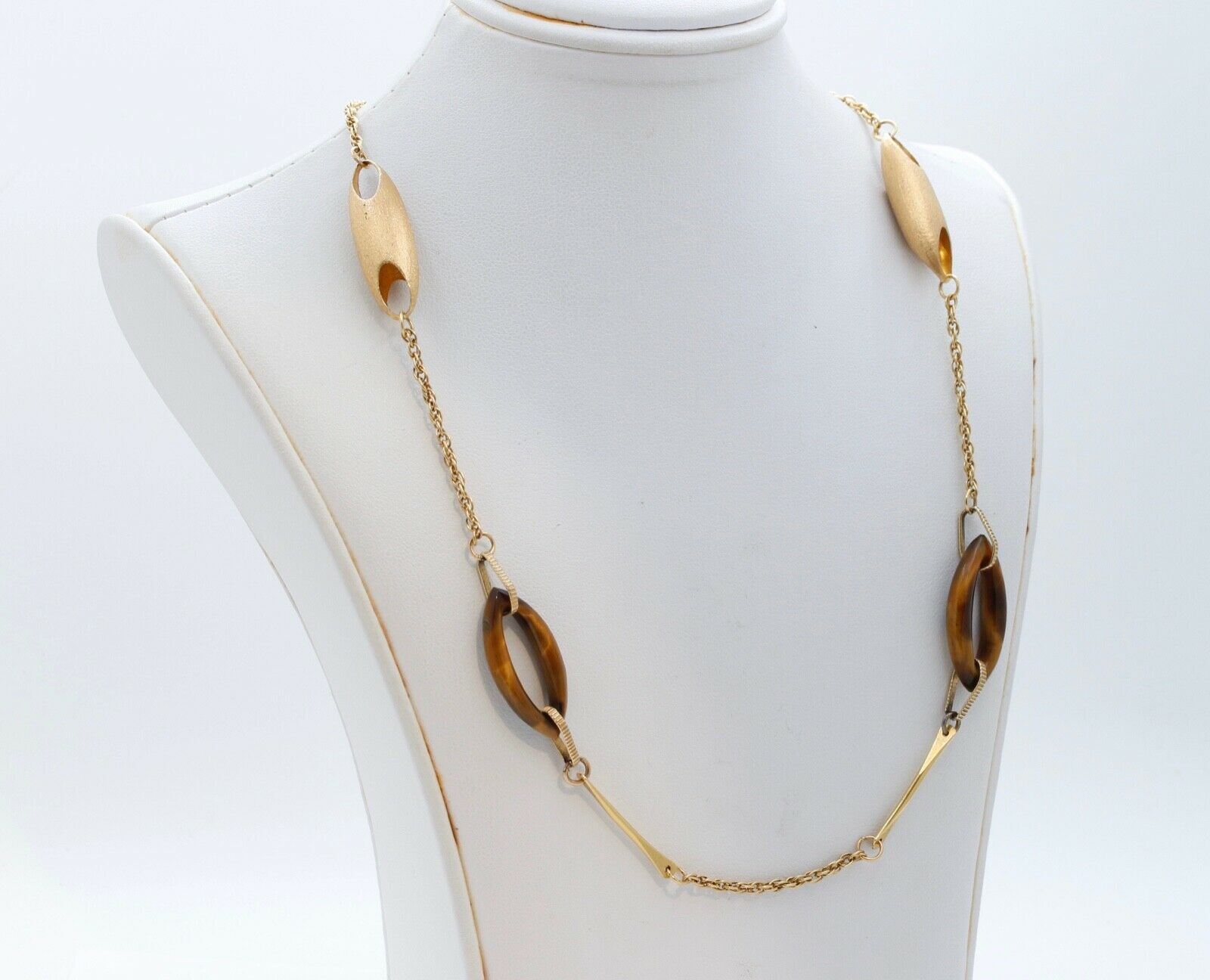 Rare and Unique Tiger Eye 18K Yellow Gold Necklace